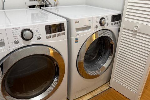 House in Boca Raton, Florida 3 bedrooms, 129.97 sq.m. № 2002412 - photo 11