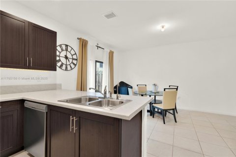 Купить таунхаус в Хомстед, Флорида 3 спальни, 149.76м2, № 1963497 - фото 14