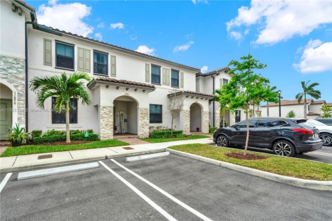 Купить таунхаус в Хомстед, Флорида 3 спальни, 149.76м2, № 1963497 - фото 2