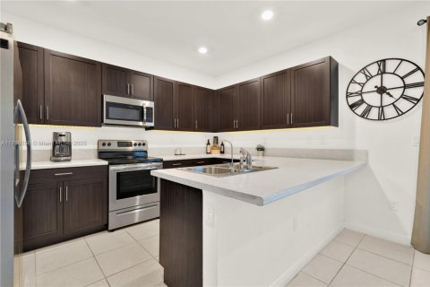 Купить таунхаус в Хомстед, Флорида 3 спальни, 149.76м2, № 1963497 - фото 10