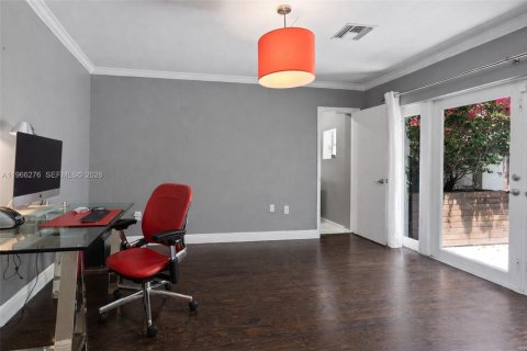 Casa en alquiler en Miami Beach, Florida, 3 dormitorios, 199.93 m2 № 2028951 - foto 25