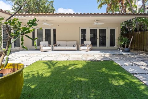 Casa en Miami Beach, Florida 3 dormitorios, 199.93 m2 № 2028951