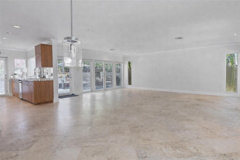 Casa en alquiler en Miami Beach, Florida, 3 dormitorios, 199.93 m2 № 2028951 - foto 9