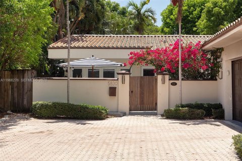 Casa en alquiler en Miami Beach, Florida, 3 dormitorios, 199.93 m2 № 2028951 - foto 2