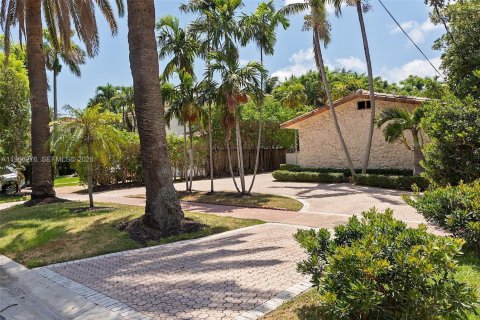 Casa en alquiler en Miami Beach, Florida, 3 dormitorios, 199.93 m2 № 2028951 - foto 4