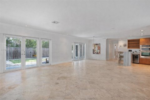 Casa en alquiler en Miami Beach, Florida, 3 dormitorios, 199.93 m2 № 2028951 - foto 7