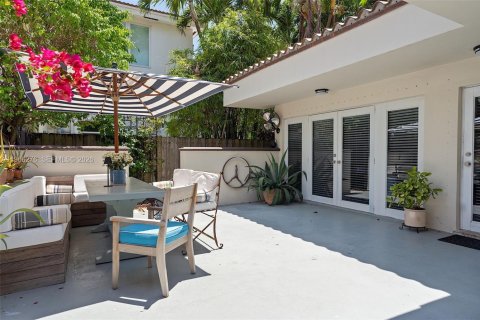 Casa en alquiler en Miami Beach, Florida, 3 dormitorios, 199.93 m2 № 2028951 - foto 5