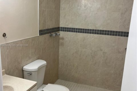 Appartement à louer à Hollywood, Floride: 2 chambres, 1056.39 m2 № 2351172 - photo 6