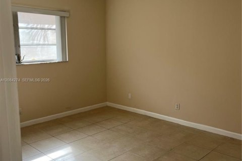 Appartement à louer à Hollywood, Floride: 2 chambres, 1056.39 m2 № 2351172 - photo 8