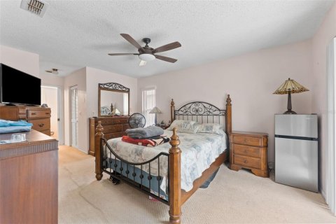 House in Spring Hill, Florida 4 bedrooms, 175.31 sq.m. № 1879825 - photo 14