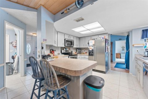 House in Spring Hill, Florida 4 bedrooms, 175.31 sq.m. № 1879825 - photo 8