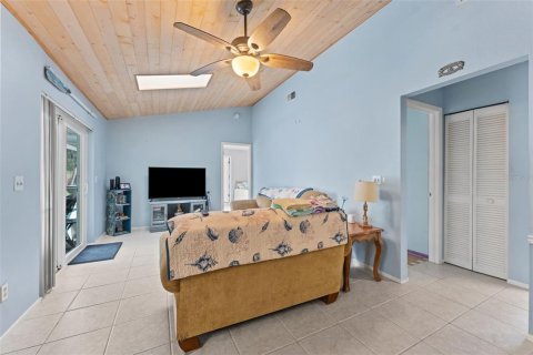 House in Spring Hill, Florida 4 bedrooms, 175.31 sq.m. № 1879825 - photo 13