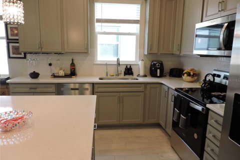 House in Kissimmee, Florida 2 bedrooms, 144.83 sq.m. № 1886903 - photo 4