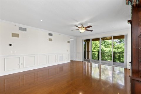 Condo in Altamonte Springs, Florida, 4 bedrooms № 2198510 - photo 14