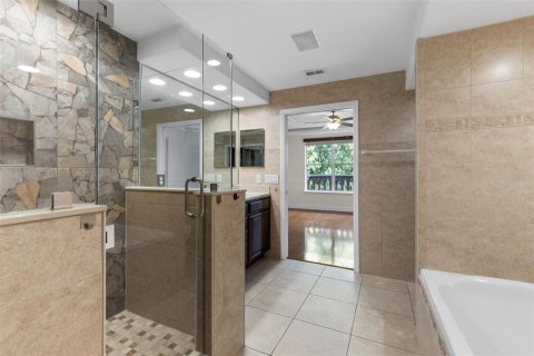 Condo in Altamonte Springs, Florida, 4 bedrooms № 2198510 - photo 23