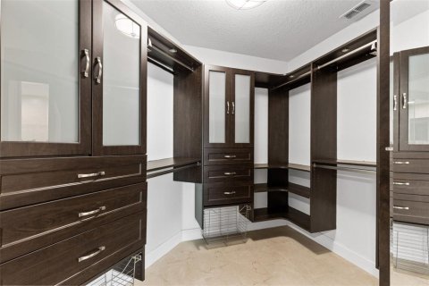 Condo in Altamonte Springs, Florida, 4 bedrooms № 2198510 - photo 22