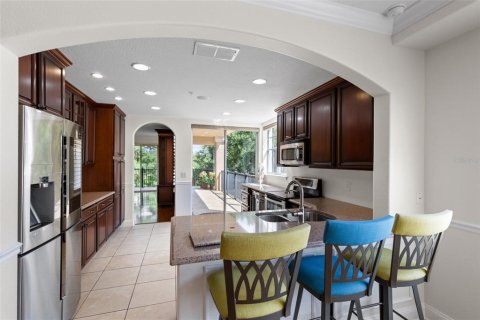 Condo in Altamonte Springs, Florida, 4 bedrooms № 2198510 - photo 10