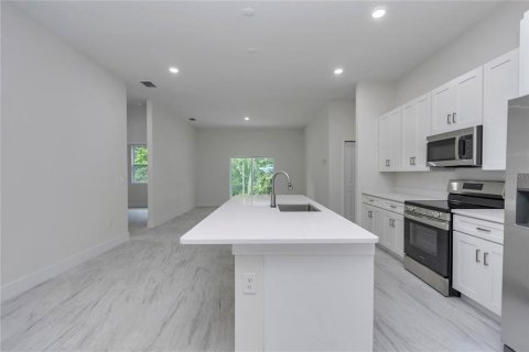 House in Dunnellon, Florida 3 bedrooms, 156.08 sq.m. № 2197486 - photo 9