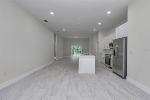 House in Dunnellon, Florida 3 bedrooms, 156.08 sq.m. № 2197486 - photo 8
