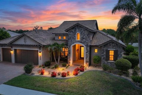 House in Venice, Florida 3 bedrooms, 290.69 sq.m. № 2216375