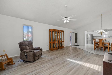 Copropriété à vendre à Bradenton, Floride: 2 chambres, 118.91 m2 № 2388546 - photo 22