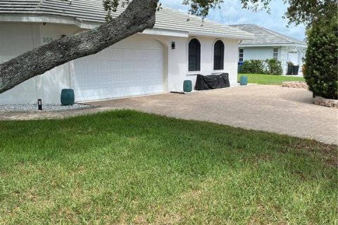 House in Englewood, Florida 4 bedrooms, 237.18 sq.m. № 2222017 - photo 4