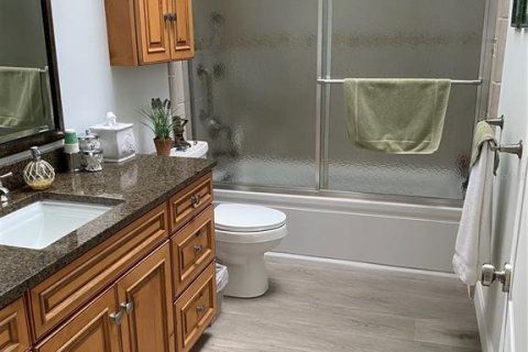 House in Englewood, Florida 4 bedrooms, 237.18 sq.m. № 2222017 - photo 23