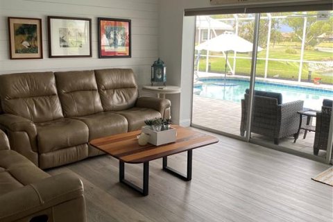 House in Englewood, Florida 4 bedrooms, 237.18 sq.m. № 2222017 - photo 14