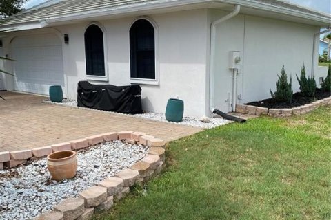 House in Englewood, Florida 4 bedrooms, 237.18 sq.m. № 2222017 - photo 9