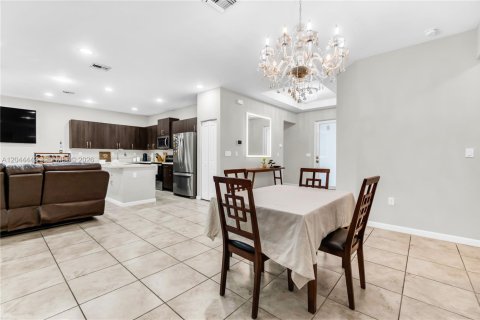 Casa en venta en Homestead, Florida, 3 dormitorios, 154.5 m2 № 2178770 - foto 25