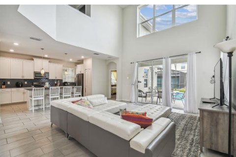Villa ou maison à vendre à Kissimmee, Floride: 5 chambres, 310.57 m2 № 2200983 - photo 9