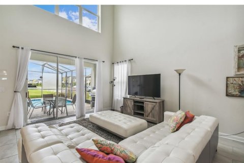 Villa ou maison à vendre à Kissimmee, Floride: 5 chambres, 310.57 m2 № 2200983 - photo 10