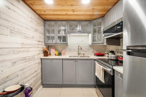 Condominio en alquiler en Brandon, Florida, 2 dormitorios, 85.93 m2 № 1866364 - foto 4