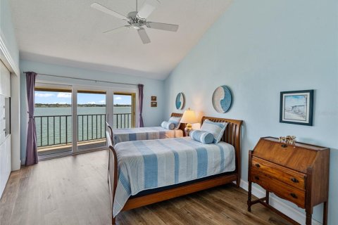 Condo in Saint Petersburg, Florida, 2 bedrooms  № 1669996 - photo 23