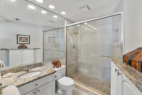 Condo in Saint Petersburg, Florida, 2 bedrooms  № 1669996 - photo 25