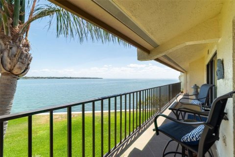 Condo in Saint Petersburg, Florida, 2 bedrooms  № 1669996 - photo 28
