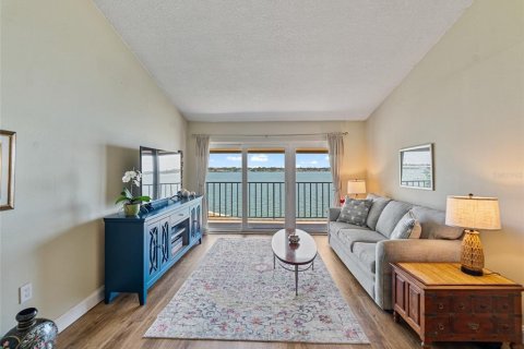 Condo in Saint Petersburg, Florida, 2 bedrooms  № 1669996 - photo 15