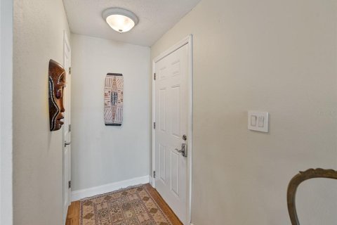 Condo in Saint Petersburg, Florida, 2 bedrooms  № 1669996 - photo 6