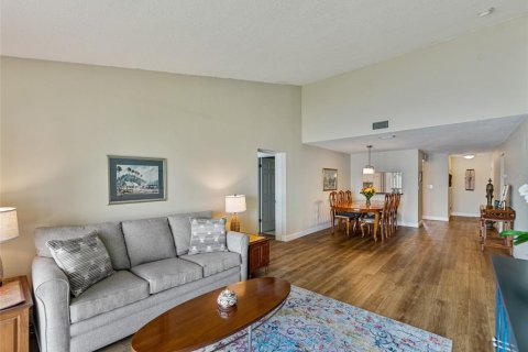 Condo in Saint Petersburg, Florida, 2 bedrooms  № 1669996 - photo 16