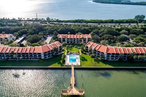 Condo in Saint Petersburg, Florida, 2 bedrooms  № 1669996 - photo 30