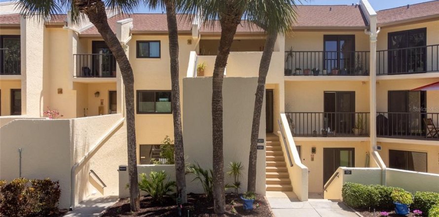 Condo in Saint Petersburg, Florida, 2 bedrooms  № 1669996