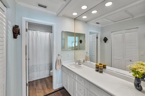 Condo in Saint Petersburg, Florida, 2 bedrooms  № 1669996 - photo 21