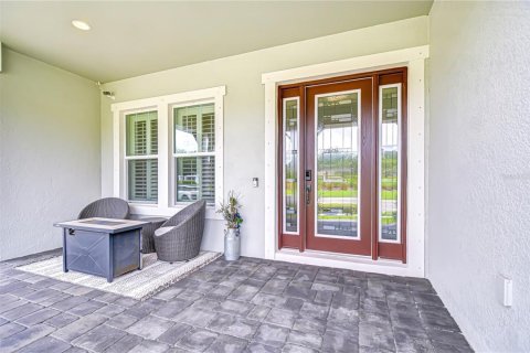 House in New Port Richey, Florida 5 bedrooms, 362.32 sq.m. № 1846484 - photo 5