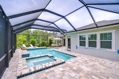 House in New Port Richey, Florida 5 bedrooms, 362.32 sq.m. № 1846484 - photo 16