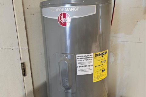 Villa ou maison à vendre à St. Lucie, Floride: 3 chambres, 106.28 m2 № 1966231 - photo 21