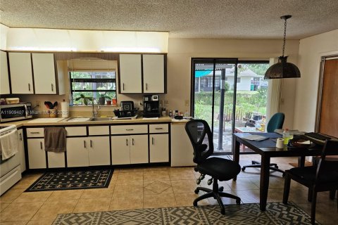 Villa ou maison à vendre à St. Lucie, Floride: 3 chambres, 106.28 m2 № 1966231 - photo 29