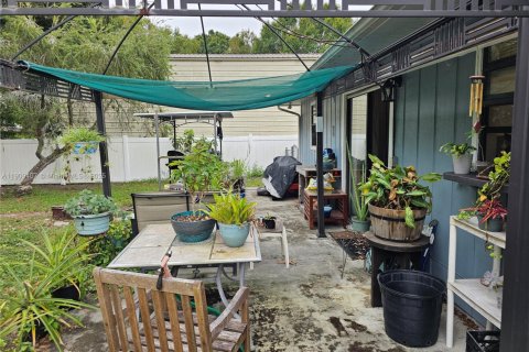 Villa ou maison à vendre à St. Lucie, Floride: 3 chambres, 106.28 m2 № 1966231 - photo 9