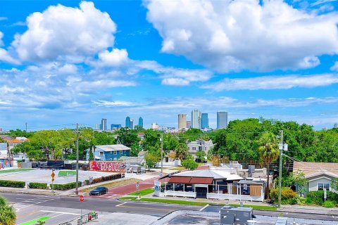 Condo in Tampa, Florida, 2 bedrooms  № 1721817 - photo 21