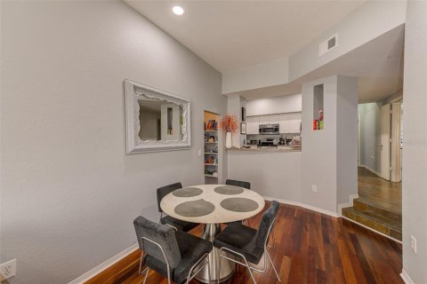 Condo in Tampa, Florida, 2 bedrooms  № 1721817 - photo 2