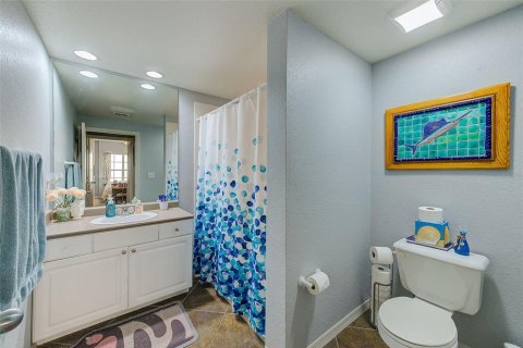 Condo in Tampa, Florida, 2 bedrooms  № 1721817 - photo 13